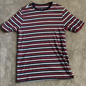 Men’s Oakley shirt